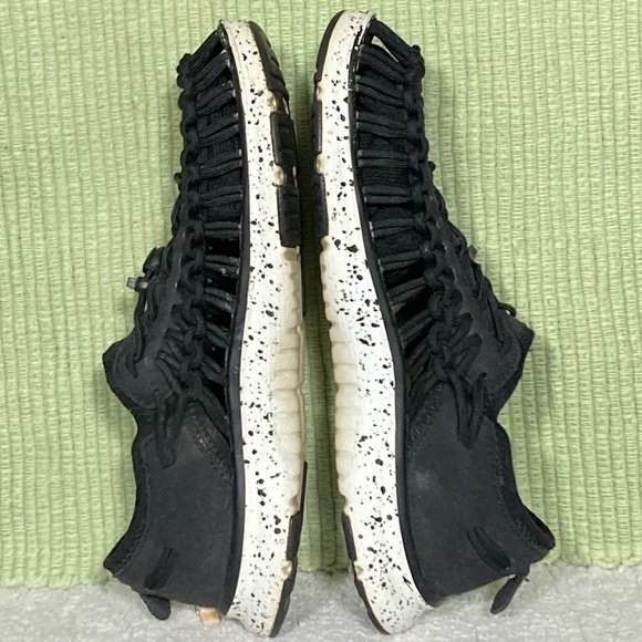 KEEN Youth Uneek Paracord String Black/White Athletic Running Shoes SZ US 4Y W6 - Picture 7 of 11